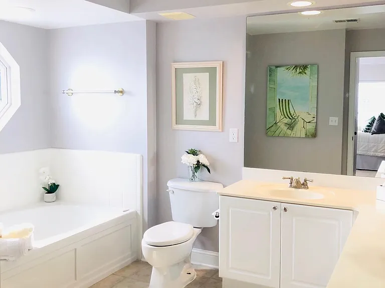 400 E Bay St #306 — Photo 12