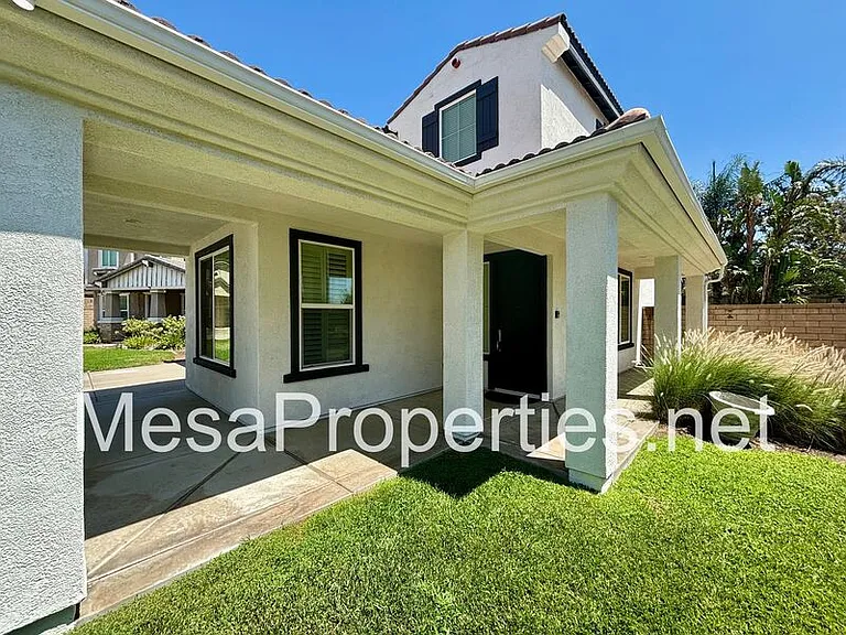 5729 Nutwood Pl — Photo 2