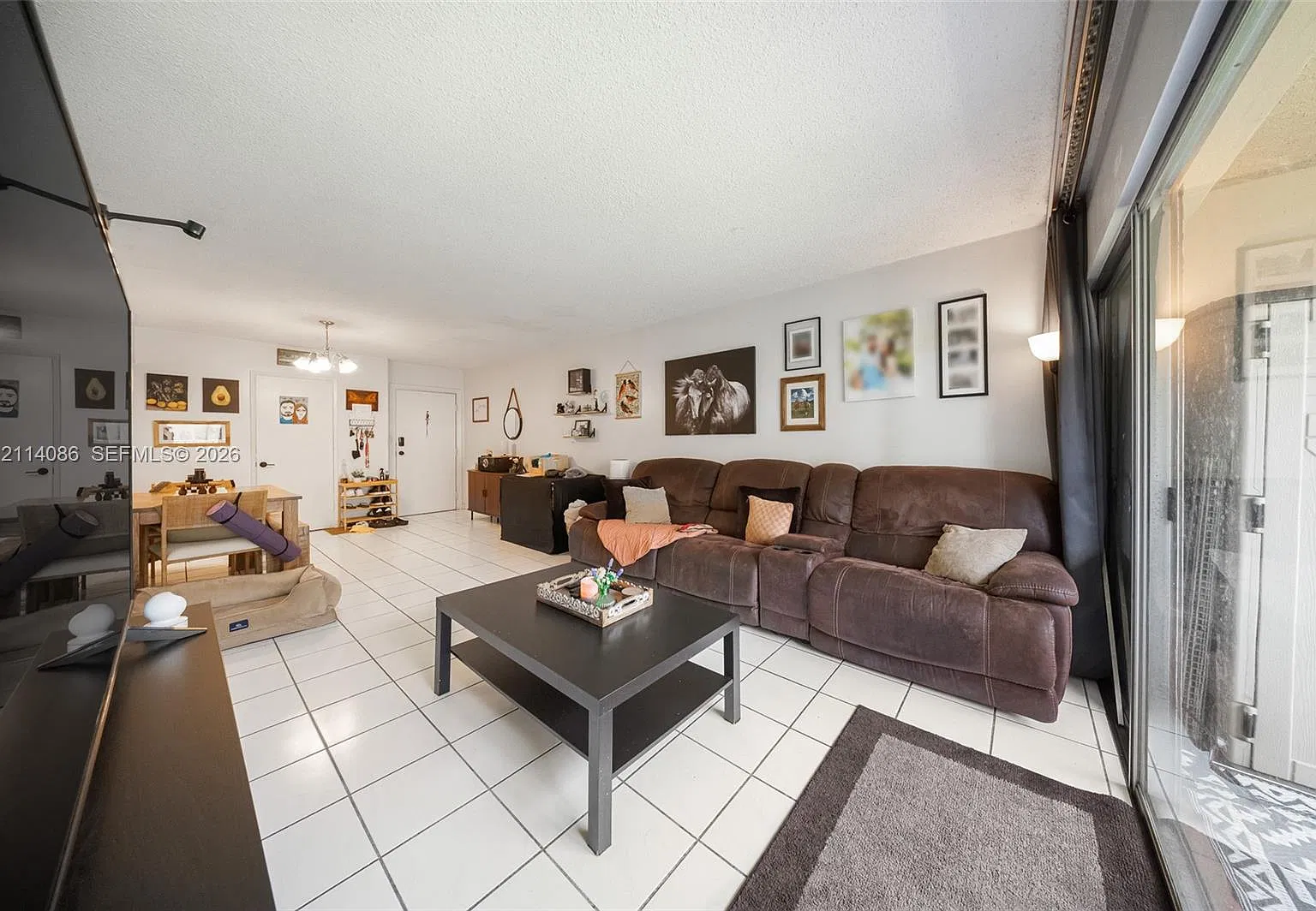 Fernwoods Condo No 3 — Photo 4