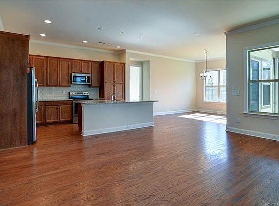 5th image of 496 Granite Lake Ct #119