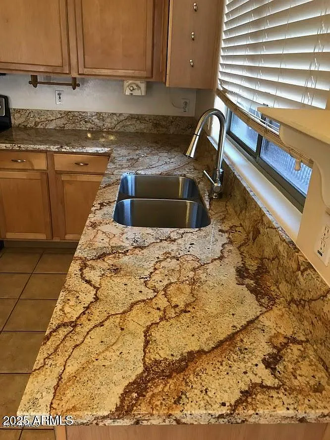 4 bed, 2142 sqft, $2,875 — Photo 4