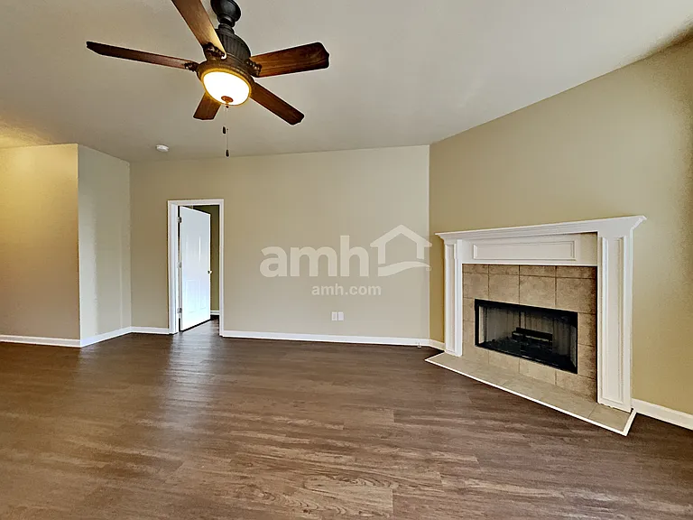 128 McKain Xing — Photo 8
