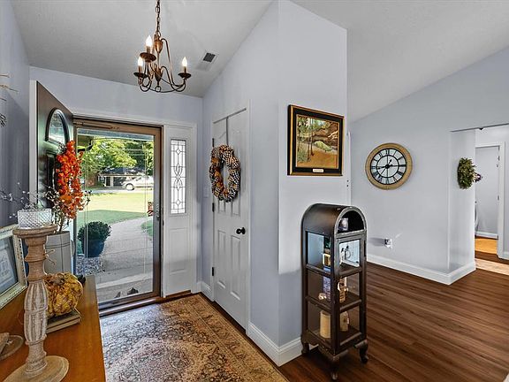 5th image of 1025 Worthington Rd