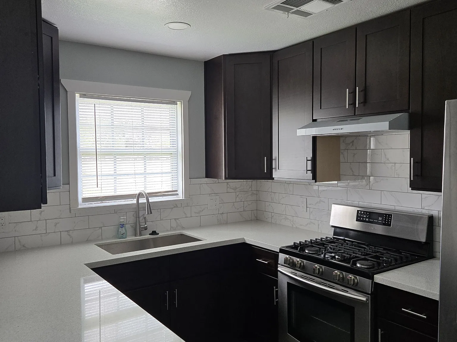 3 bed, 1046 sqft, $1,675 — Photo 3