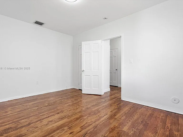 8826 Emerson Ave — Photo 16