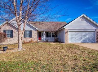 19 Coachlight Sta, Saint Peters, MO 63376