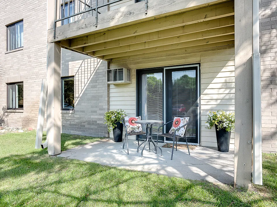 Springbrook Apartments