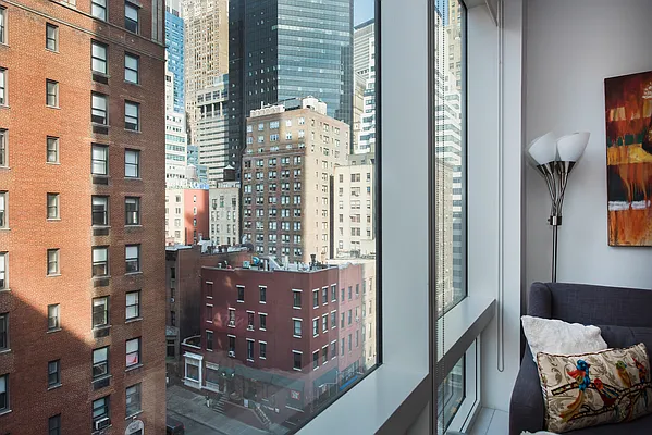 Rented by R New York | media 6