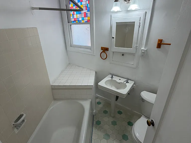 1143 McKinley Ave #1 — Photo 8