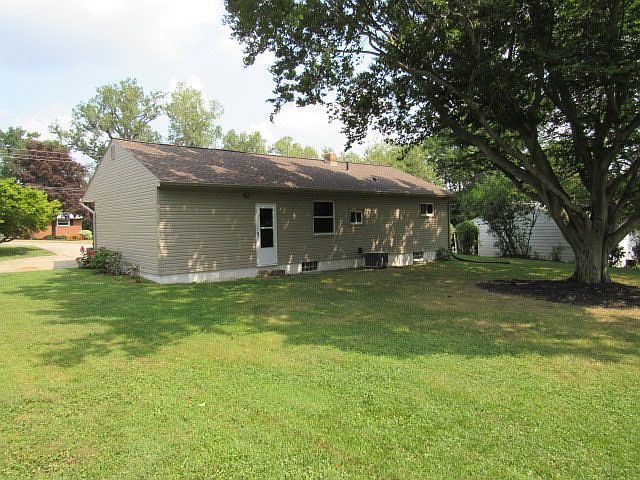 2nd image of 1430 Harding Ave