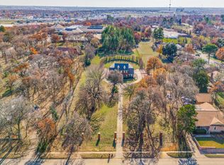 6114 W Pleasant Ridge Rd, Arlington, TX 76016