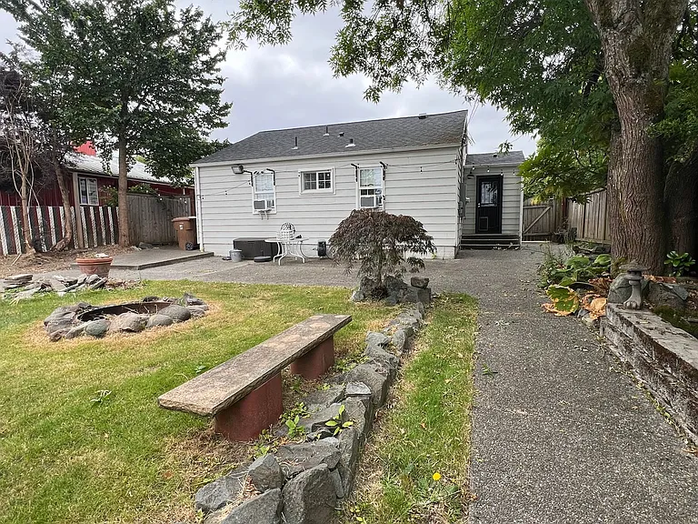 2231 E Wright Ave — Photo 20