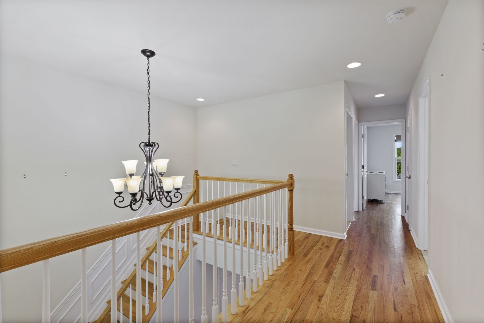  Lovely Open Upper Landing