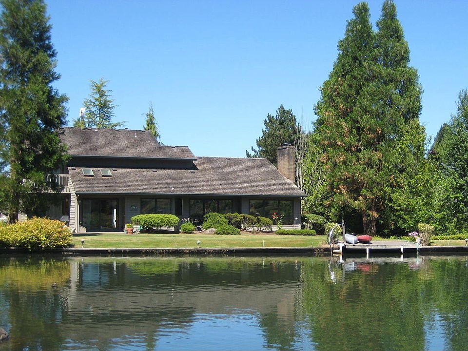 Back of home and dock