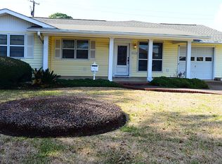 2418 Hampton Ln, Port Neches, TX 77651