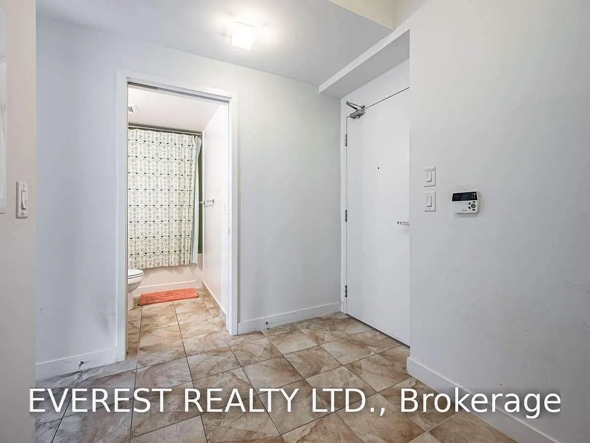 3 bed, $3,300 — Photo 4