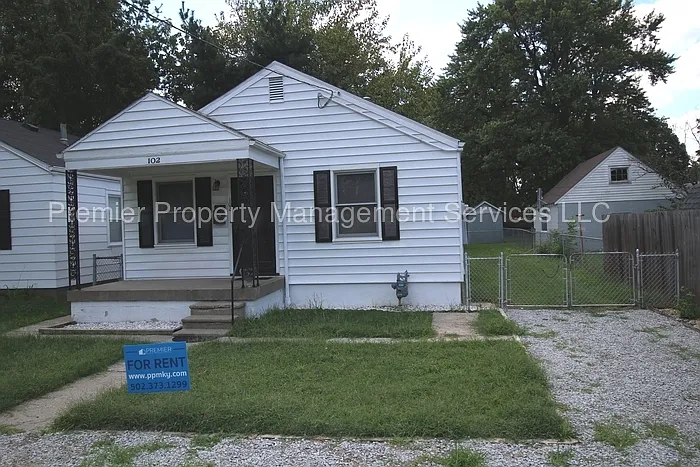102 E Fairmont Ave photo 1