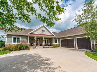 3168 Castleton Xing, Sun Prairie, WI 53590