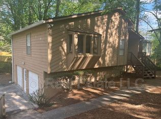 221 Rustic Ridge Dr NE, Kennesaw, GA 30144