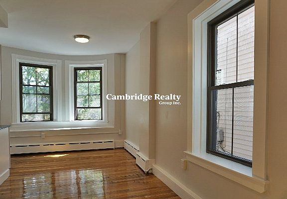 4th image of 102 Willow St #2T