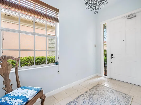 2048 Valencia Drive, Delray Beach, FL 33445