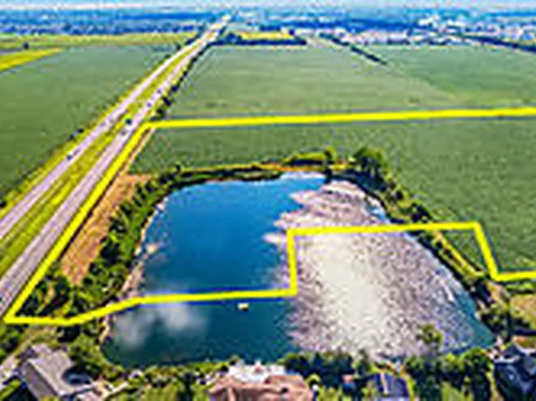 5100A Trautlake Dr S, Champaign, IL 61822