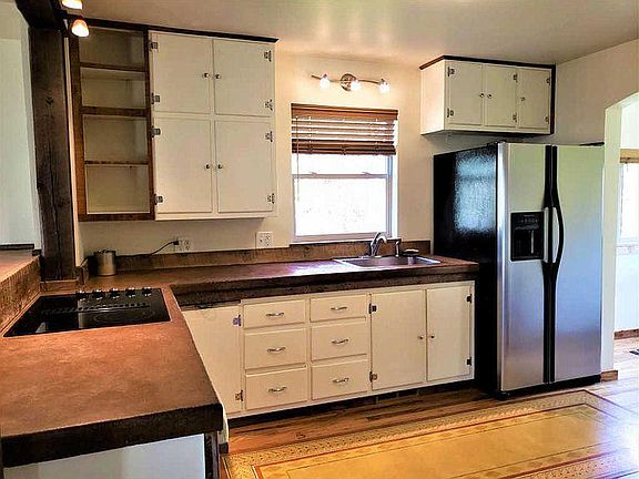 2nd image of 2045 S 7th St W