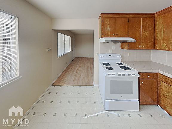 5th image of 481 Auburn Way APT 2
