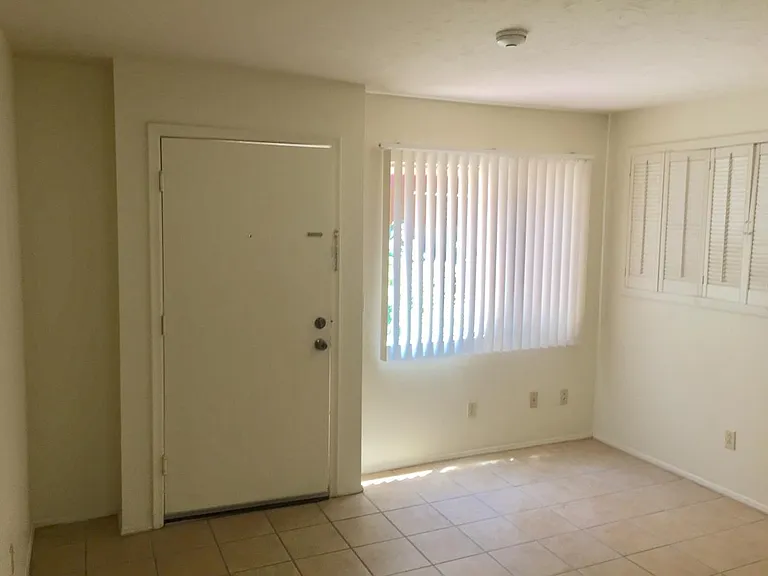 1810 E Blacklidge Dr #307 — Photo 14