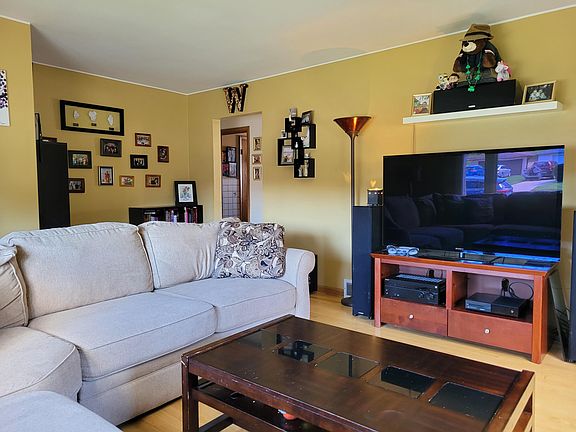 4th image of 1830 W Plainfield Ave