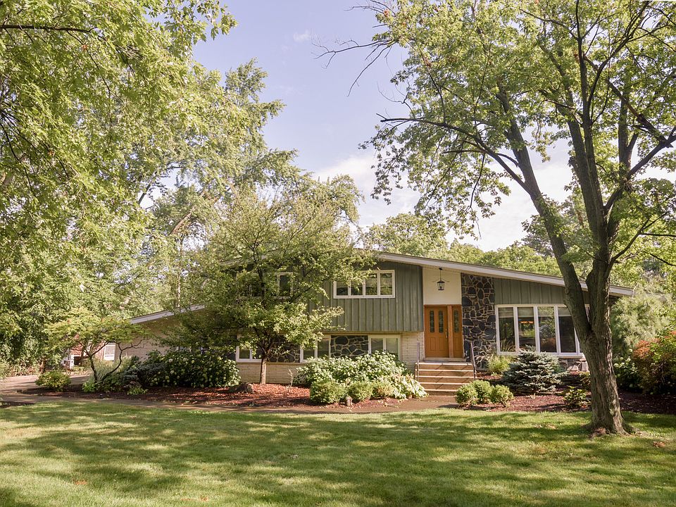 1st image of 7940 W Deerwood Dr