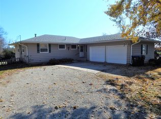 4110 NE Wenonah Rd, Topeka, KS 66617