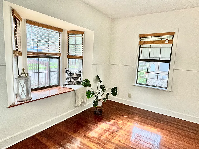 223 Sidney St — Photo 14