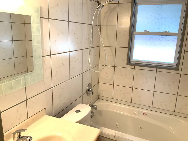 2125 Hawthorne Rd — Photo 17