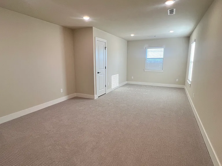 970 Moksha St — Photo 14