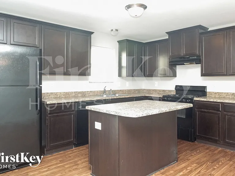 35 Riviera Dr — Photo 6