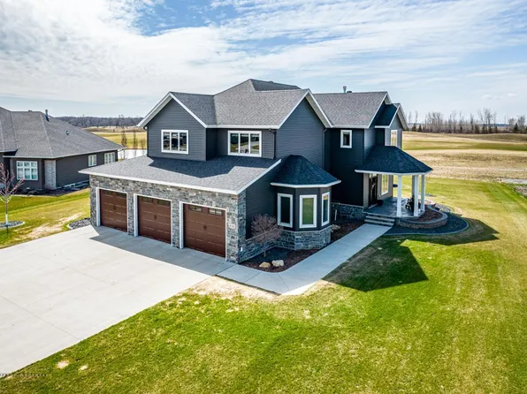 438 Trent Jones Dr, Oxbow, ND 58047