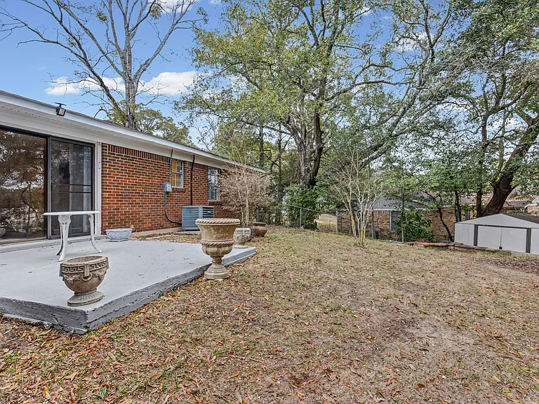 54 N University Blvd — Photo 14