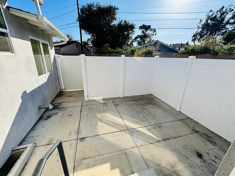 825 N Pasadena Ave — Photo 31