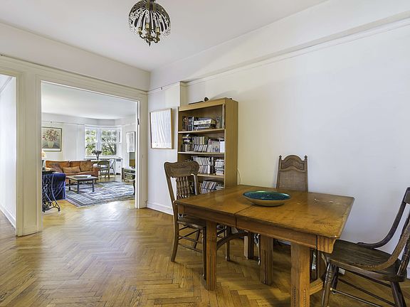 2nd image of 120 Cabrini Blvd APT 24