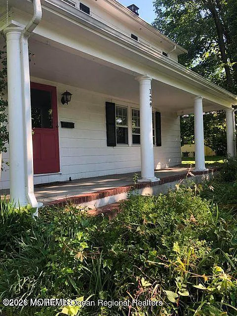 4 bed, 1.5 bath, $5,975 — Photo 3