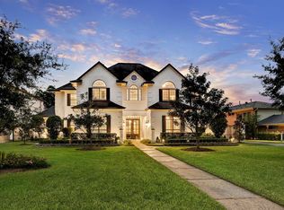 5221 Pine St, Bellaire, TX 77401