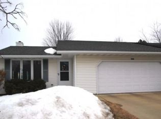 2587 Finger Rd, Green Bay, WI 54302