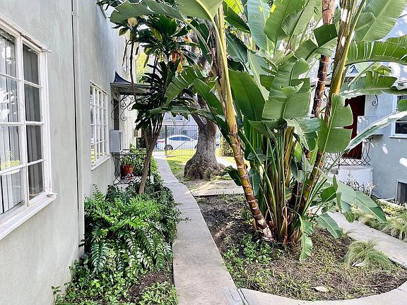 4th image of 1318 N Citrus Ave APT 1