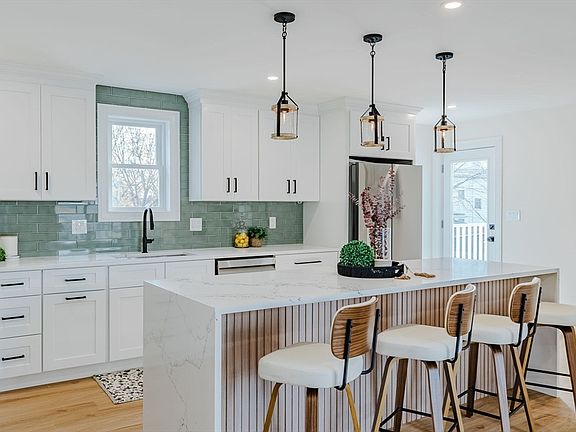 4th image of 78 Englewood Ave #1
