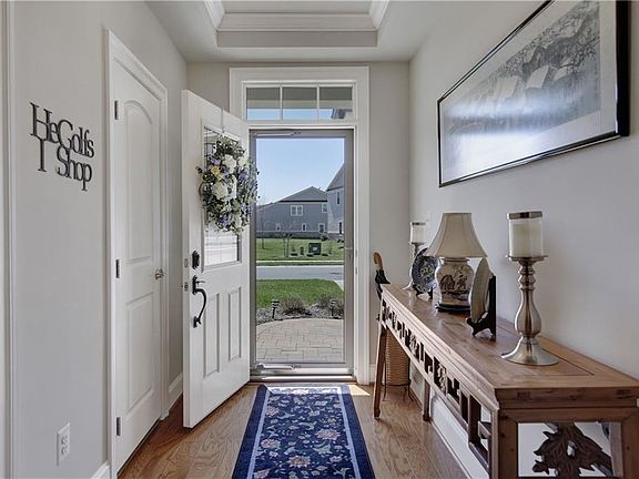 4th image of 32497 Phoebe Dr