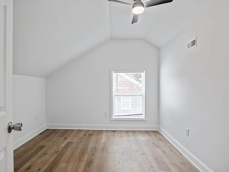 605 Hatcher Ln — Photo 17