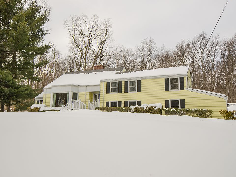 1st image of 11 Plateau Ln