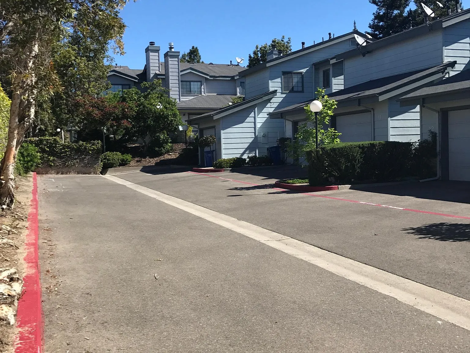 2 bed, 1.5 bath, 1030 sqft, $2,675 — Photo 3