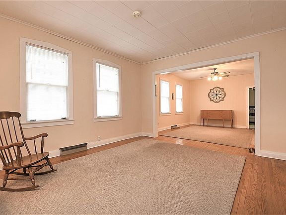4th image of 9322 S 54th Ct